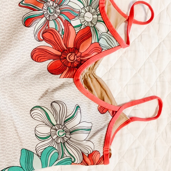 Lululemon Floral Tank - Picture 2 of 2